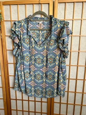 Chelsea & Theodore Boho Geometric Print Blouse 1X Ruffle Sleeve Tie Neck Top